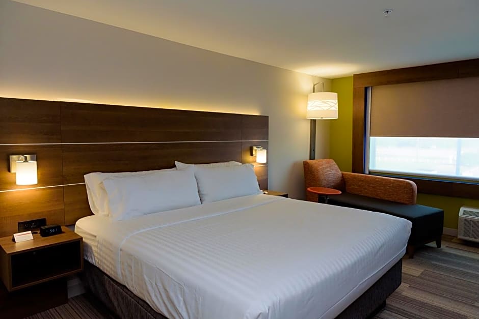 Holiday Inn Express & Suites McKinney - Frisco East By IHG