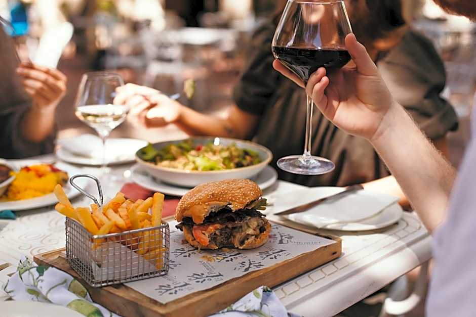 Le Pommier Wine Estate