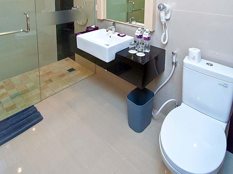 Quest San Hotel Denpasar by ASTON