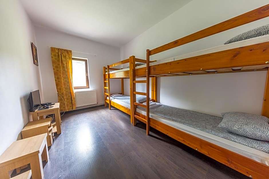 Route 68 Hostel Gurasada Park