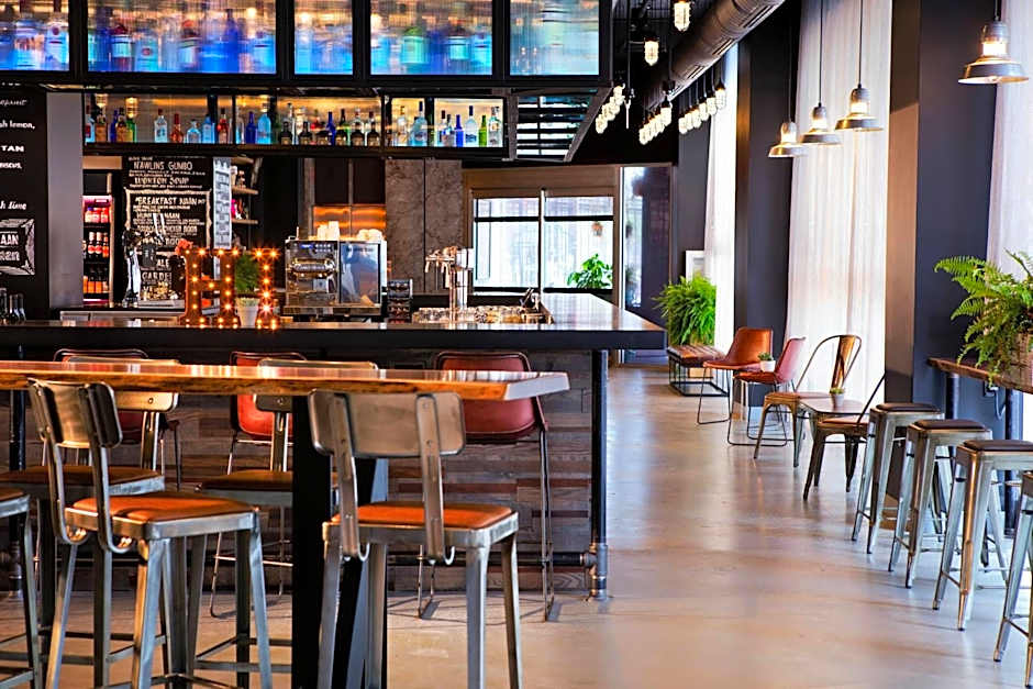 Moxy by Marriott New Orleans Downtown/French Quarter Area