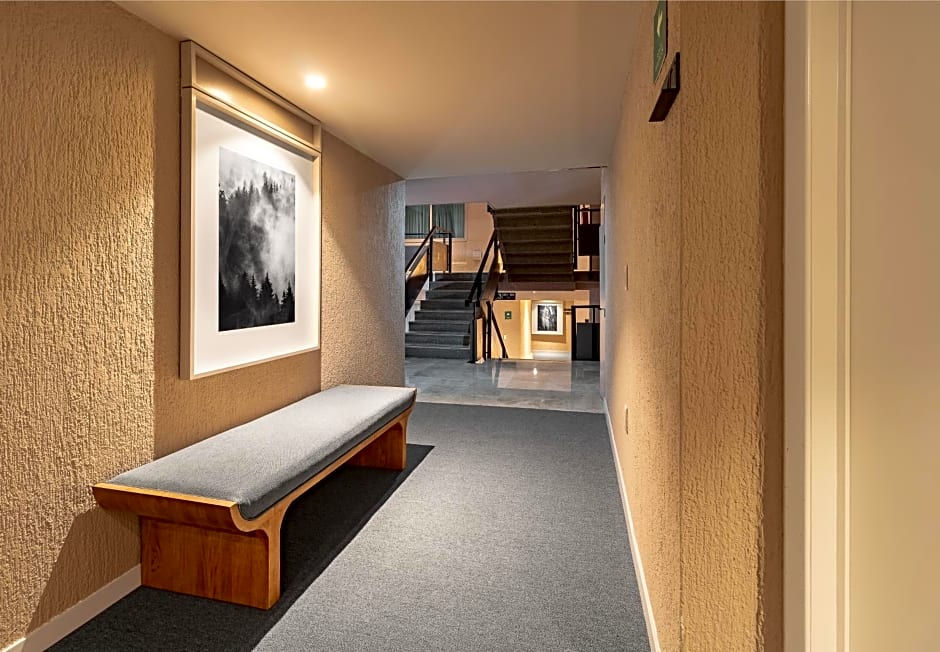 Oliva Plaza Hotel