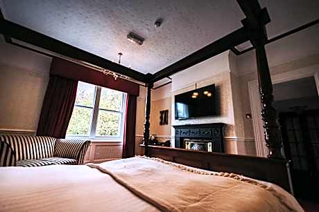 Superior King Suite (No pets allowed)