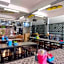 RedDoorz Plus near Patung Kuda Undip