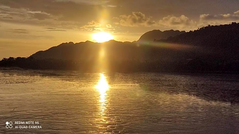 the sunset view lagoon suite