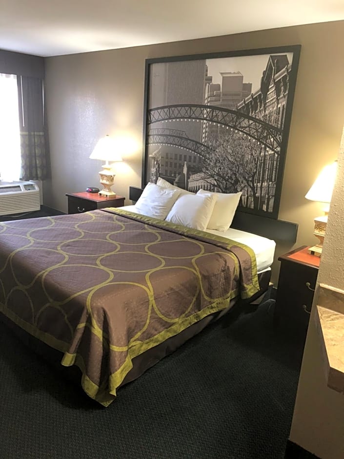 Super 8 by Wyndham Harrison OH