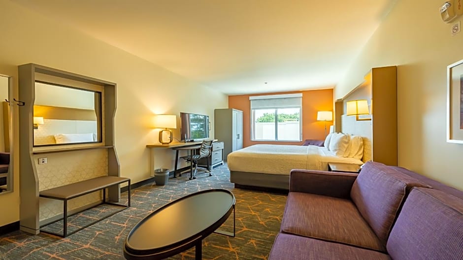 Holiday Inn & Suites - Atlanta N - Chamblee Dunwoody , an IHG Hotel