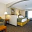 Days Inn & Suites by Wyndham Onalaska/La Crosse