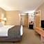 Days Inn & Suites by Wyndham Thunder Bay
