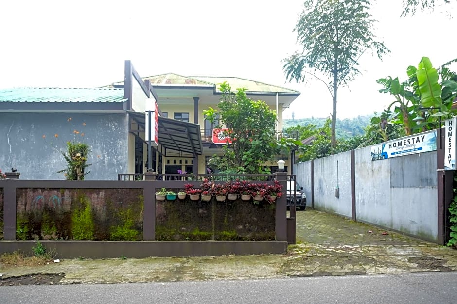 RedDoorz Syariah near Gardu Pandang Dieng