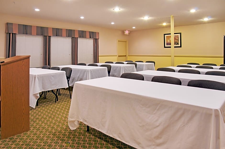 Holiday Inn Express Hotel & Suites Livingston