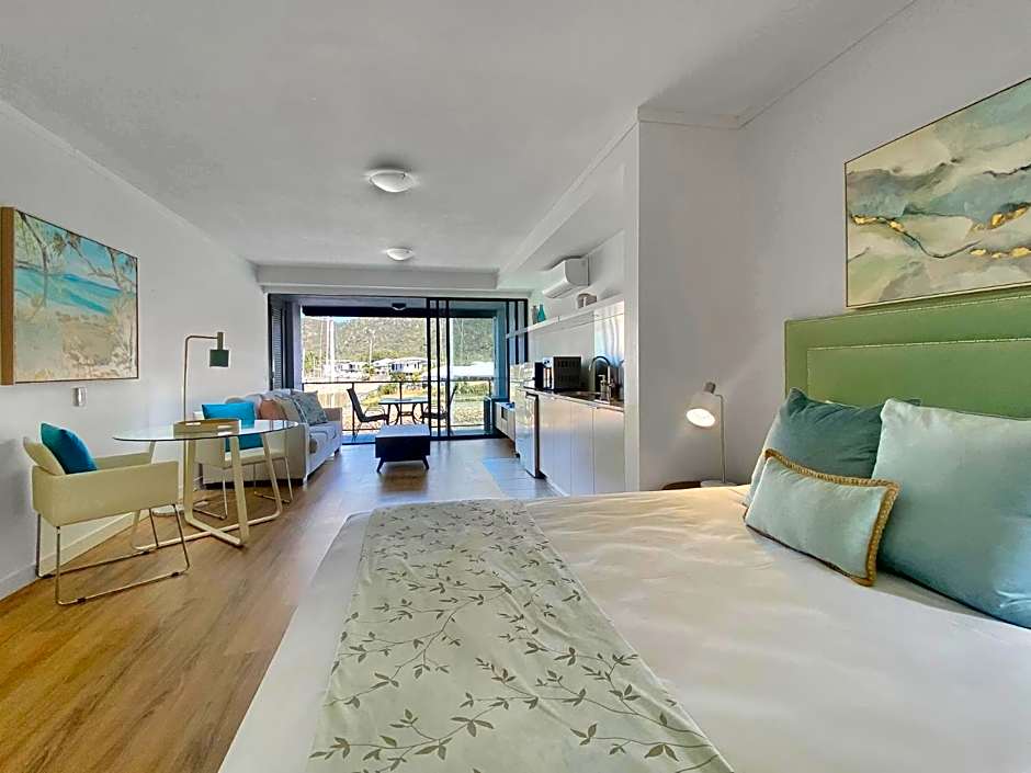 Blue on Blue Superior Studio Room 1241