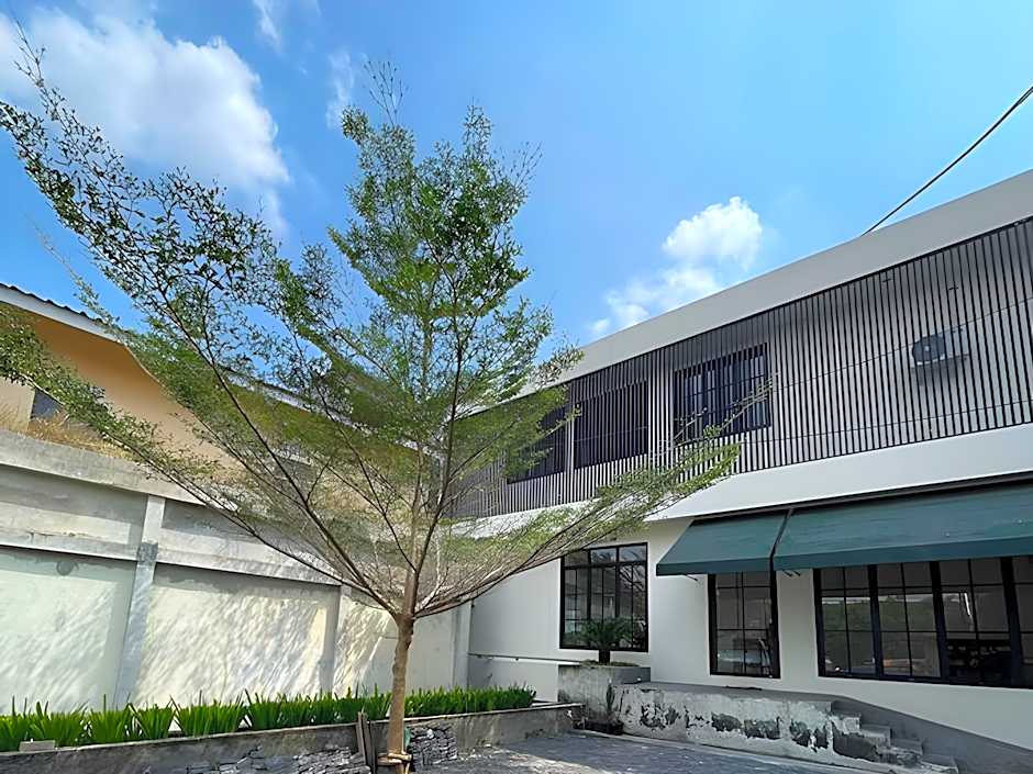 Urbanview Code Riverstay Yogyakarta