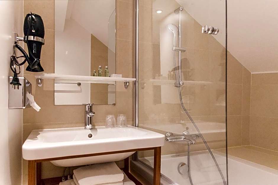 Hotel Sixteen Paris Montrouge
