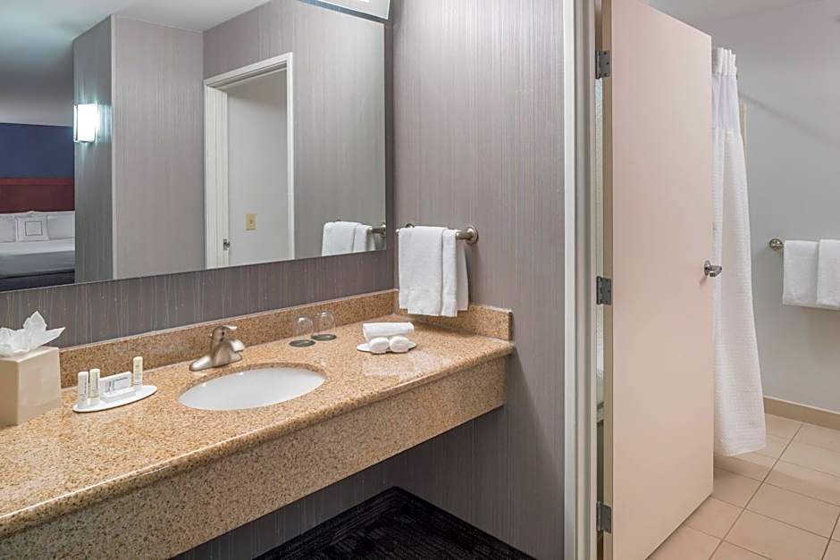 Courtyard by Marriott West Orange