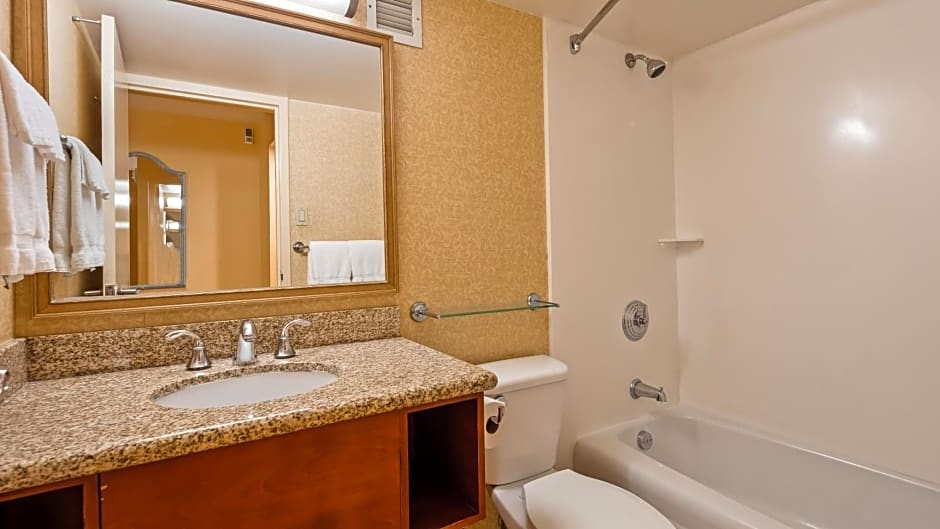 Airport Honolulu Hotel