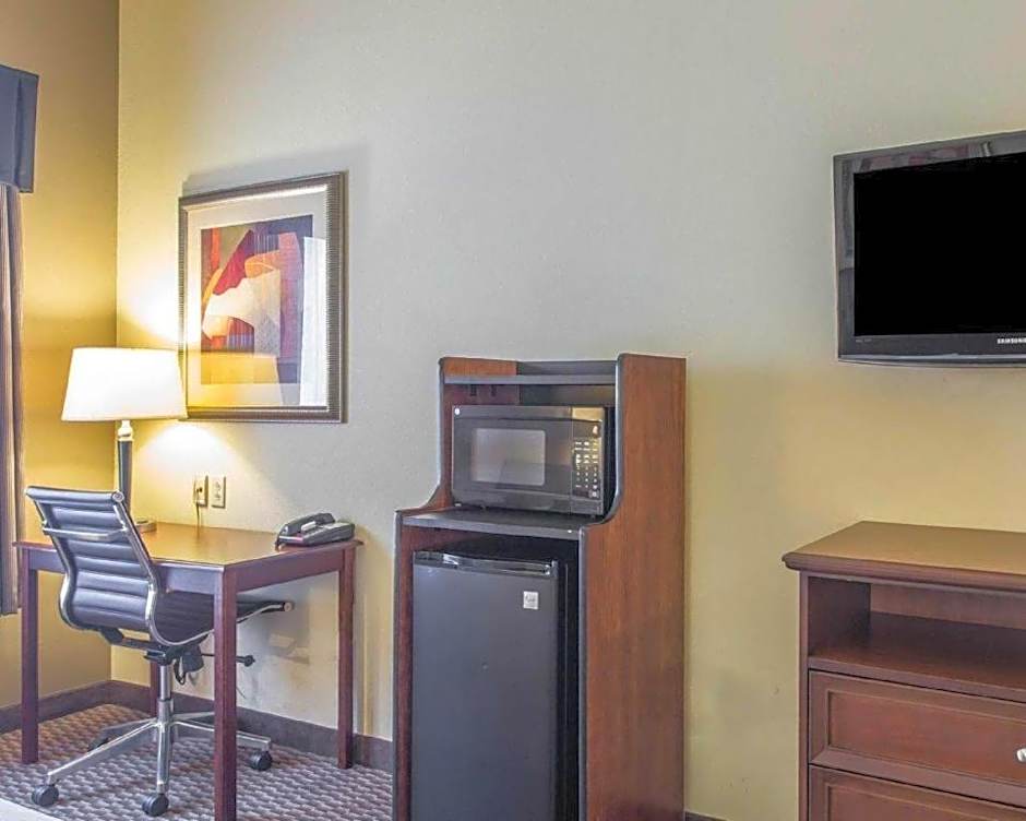 Comfort Inn & Suites Madisonville