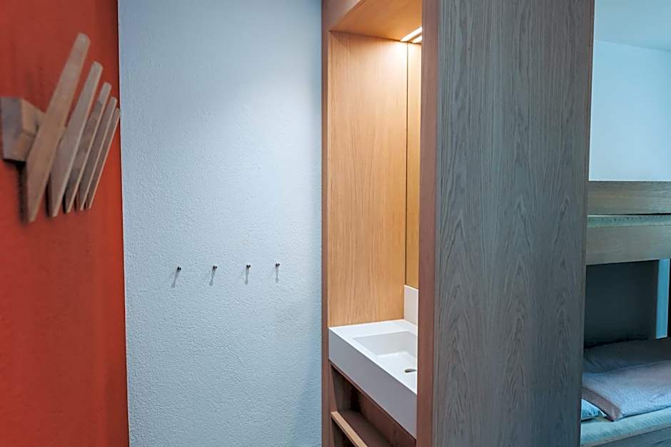 Montreux Youth Hostel