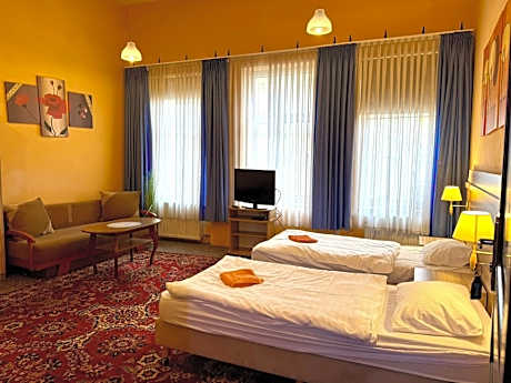 Triple Room with Private Bathroom