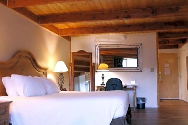 The Boulder Creek Lodge