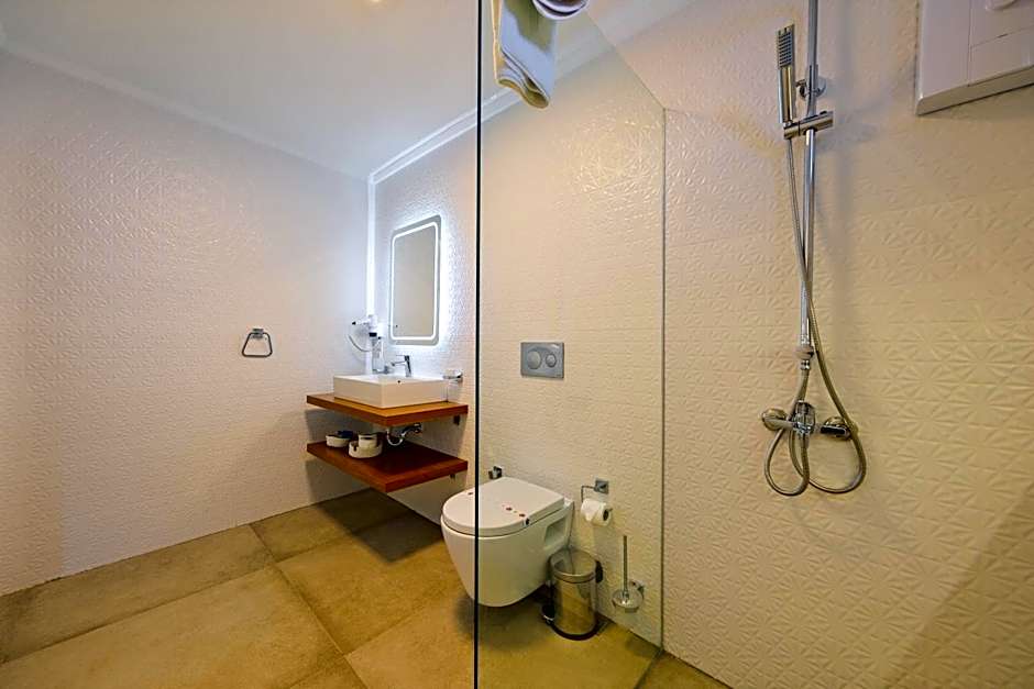 Larimar Suite Hotel