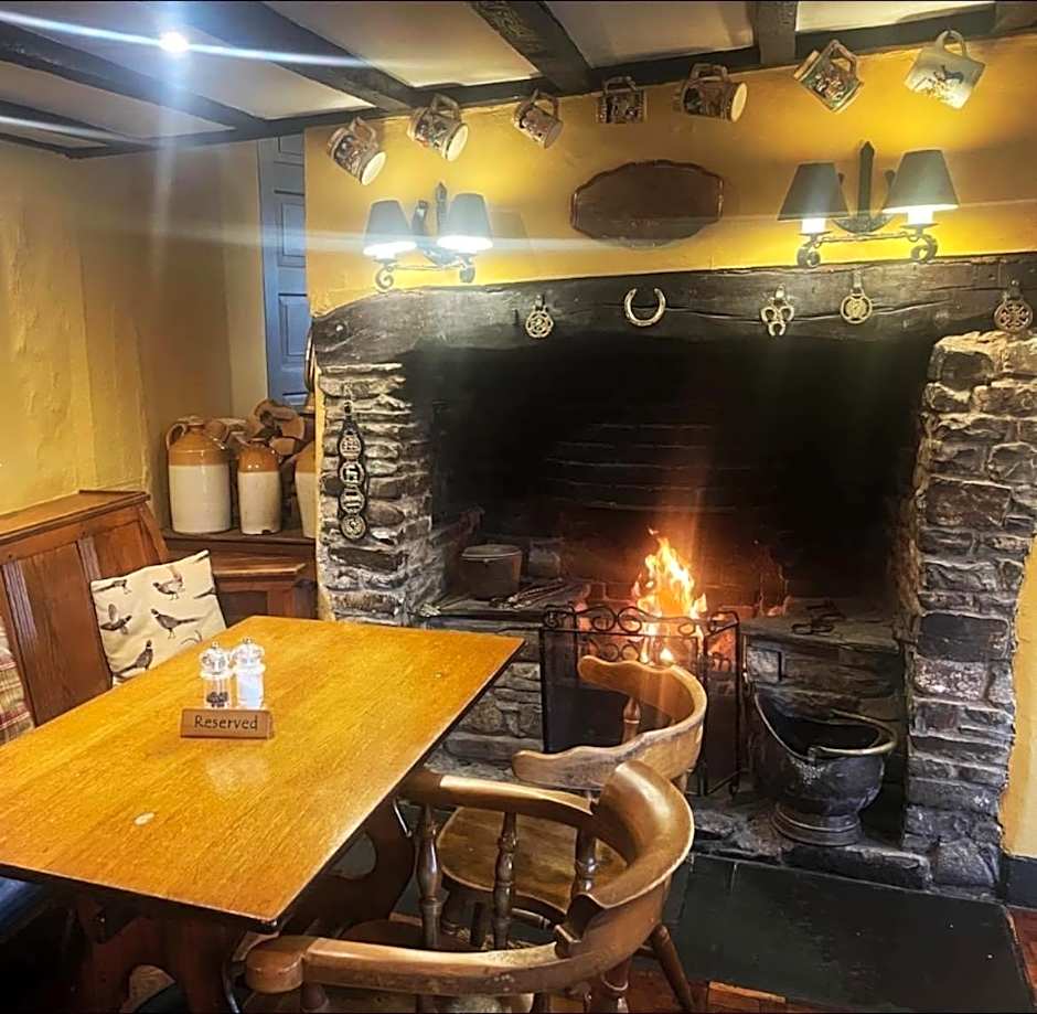 The Hoops Inn & Country Hotel