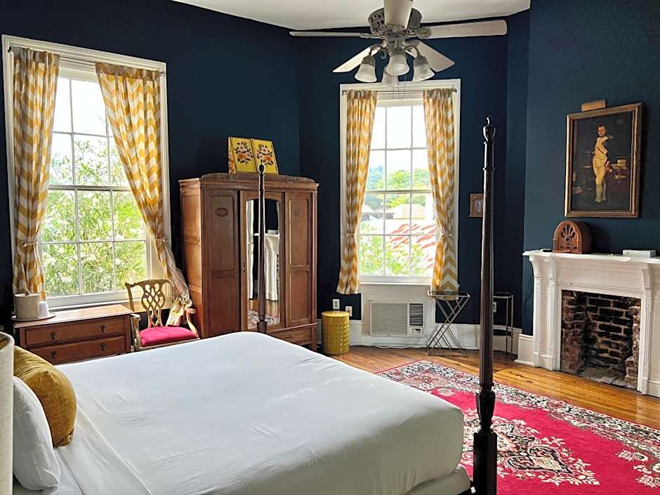 Creole Gardens Guesthouse and Inn