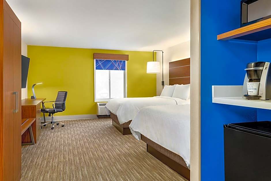 Holiday Inn Express & Suites Philadelphia - Mt. Laurel by IHG