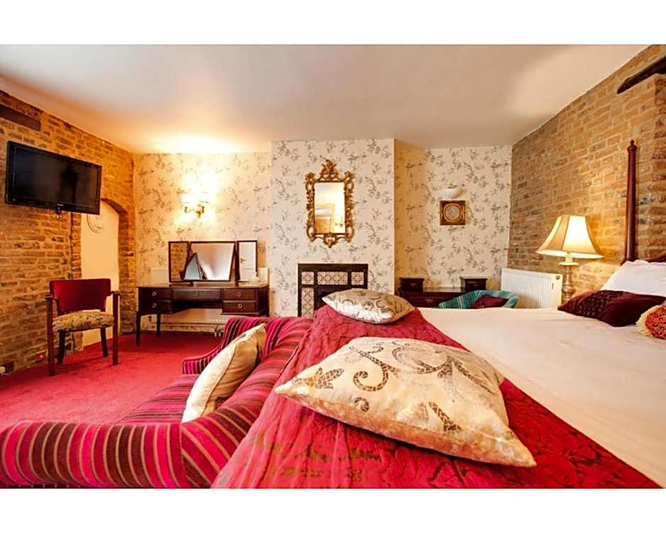 The Rose and Crown Hotel