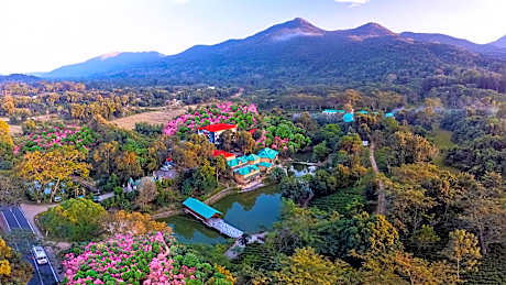 Summit Green Lake Tea Resort & Spa