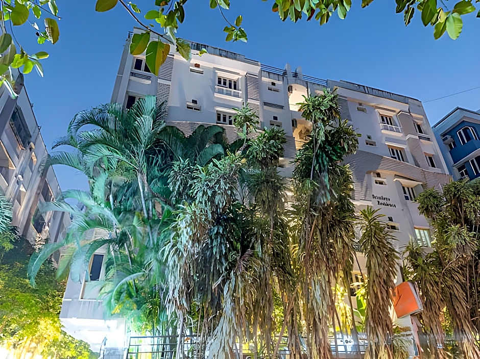 Hotel Athome & Serviced Apartments By Deccan Serai Hotels