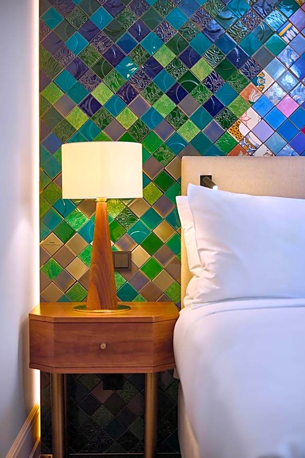 Duo Hotel Lisbon, Curio Collection by Hilton