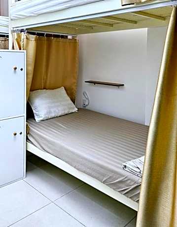 6-Bed Mixed Dormitory Room