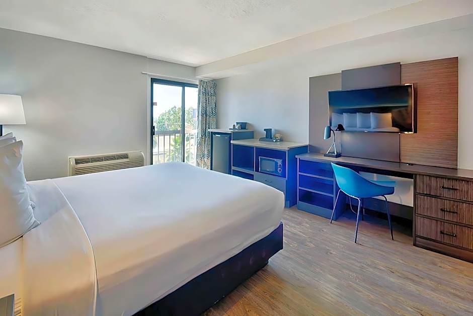 Studio 6 Suites Lawndale, CA South Bay
