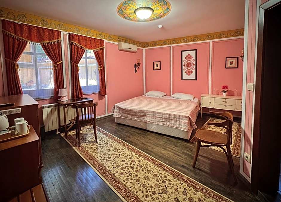 Family Hotel at Renaissance Square