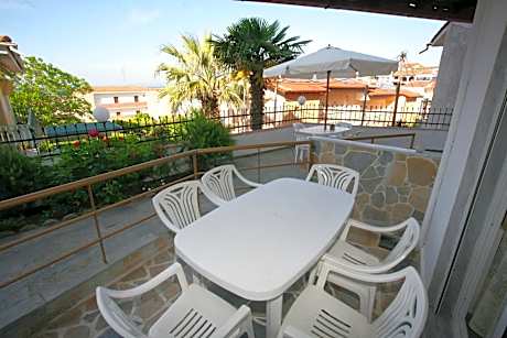 Two-Bedroom Apartment (5 Adults)