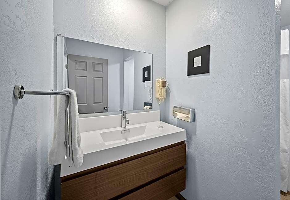 Sol Springs Inn