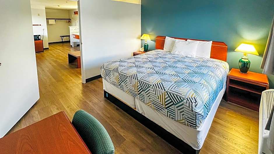 Studio 6 Suites Portland, OR Downtown OHSU