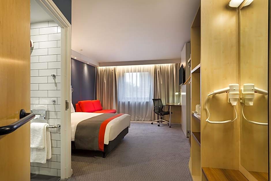 Holiday Inn Express London - Watford Junction By IHG