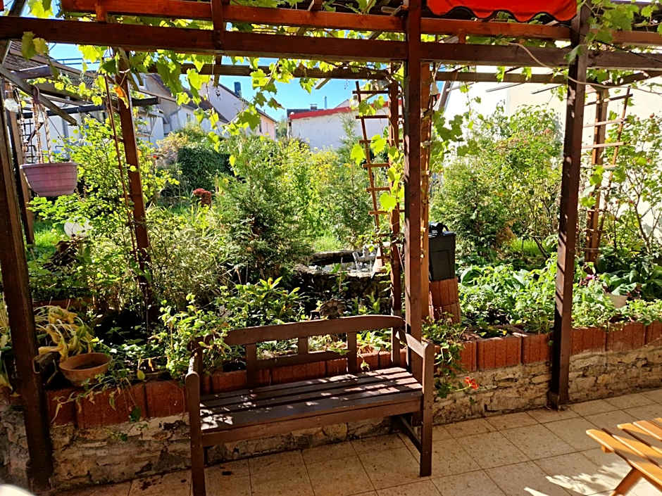 Parkplätze, Einzelbetten, 2 TVs, Balkon, Terrasse, fast Wi-Fi bis zu 1000 Mbit, Homeoffice