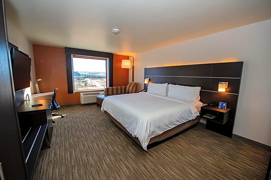 Holiday Inn Express & Suites - Colorado Springs AFA Northgate, an IHG Hotel