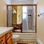 Lee's Ocean Peek B & B