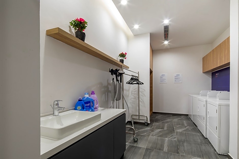 HOLIDAY INN EXPRESS Shanghai Tourism Zone