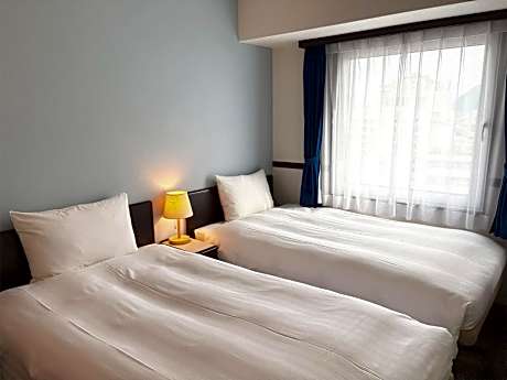 Twin Room - Non-Smoking