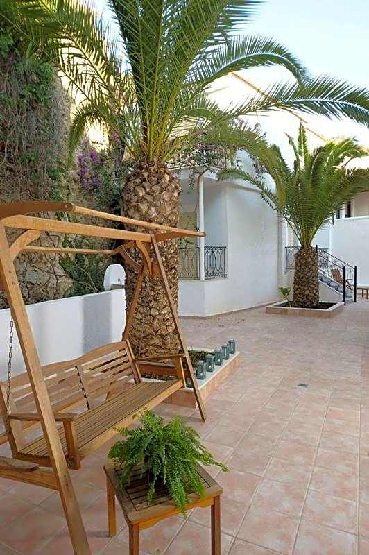 Glaros Hotel Apartment