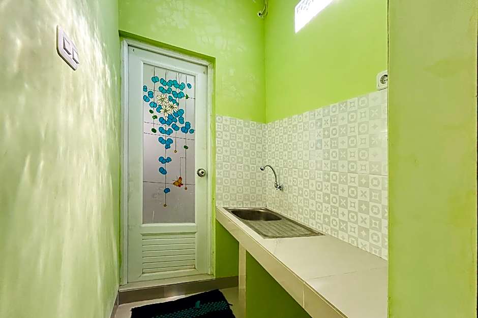 RedDoorz Syariah Near SMA N 6 Palembang