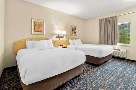 2 Queen Beds, Efficiency, Nonsmoking, Accessible