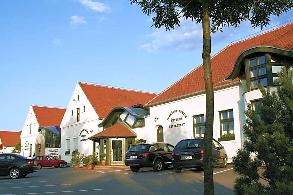 Tornácos Hotel - Hegykő