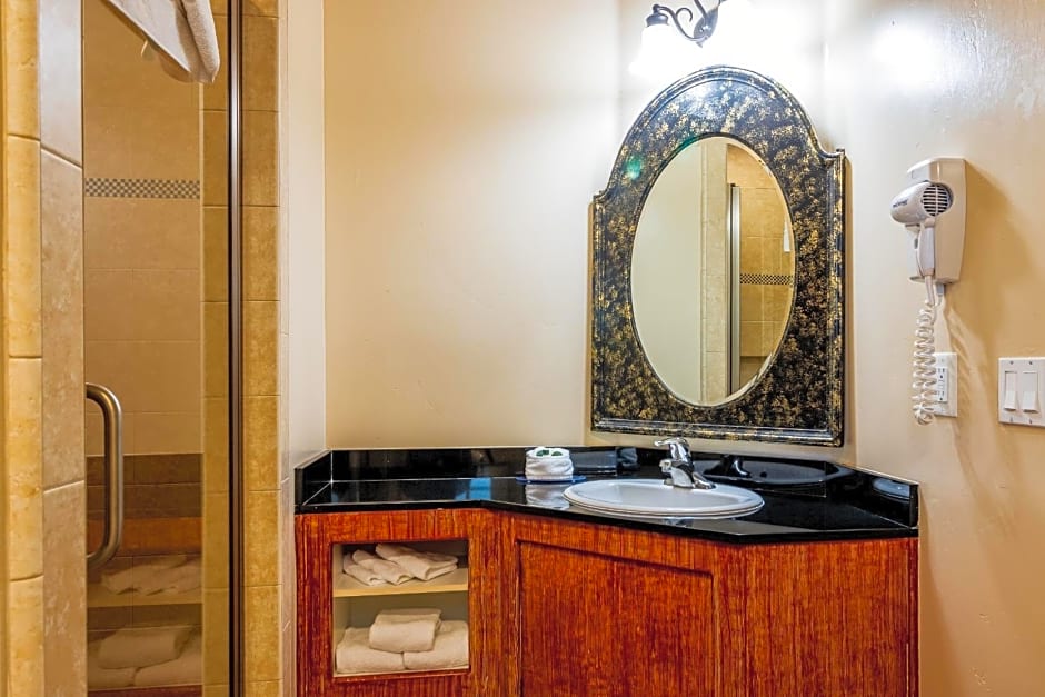 Cambria Pines Lodge