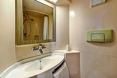 Triple Room - 3 Single Beds